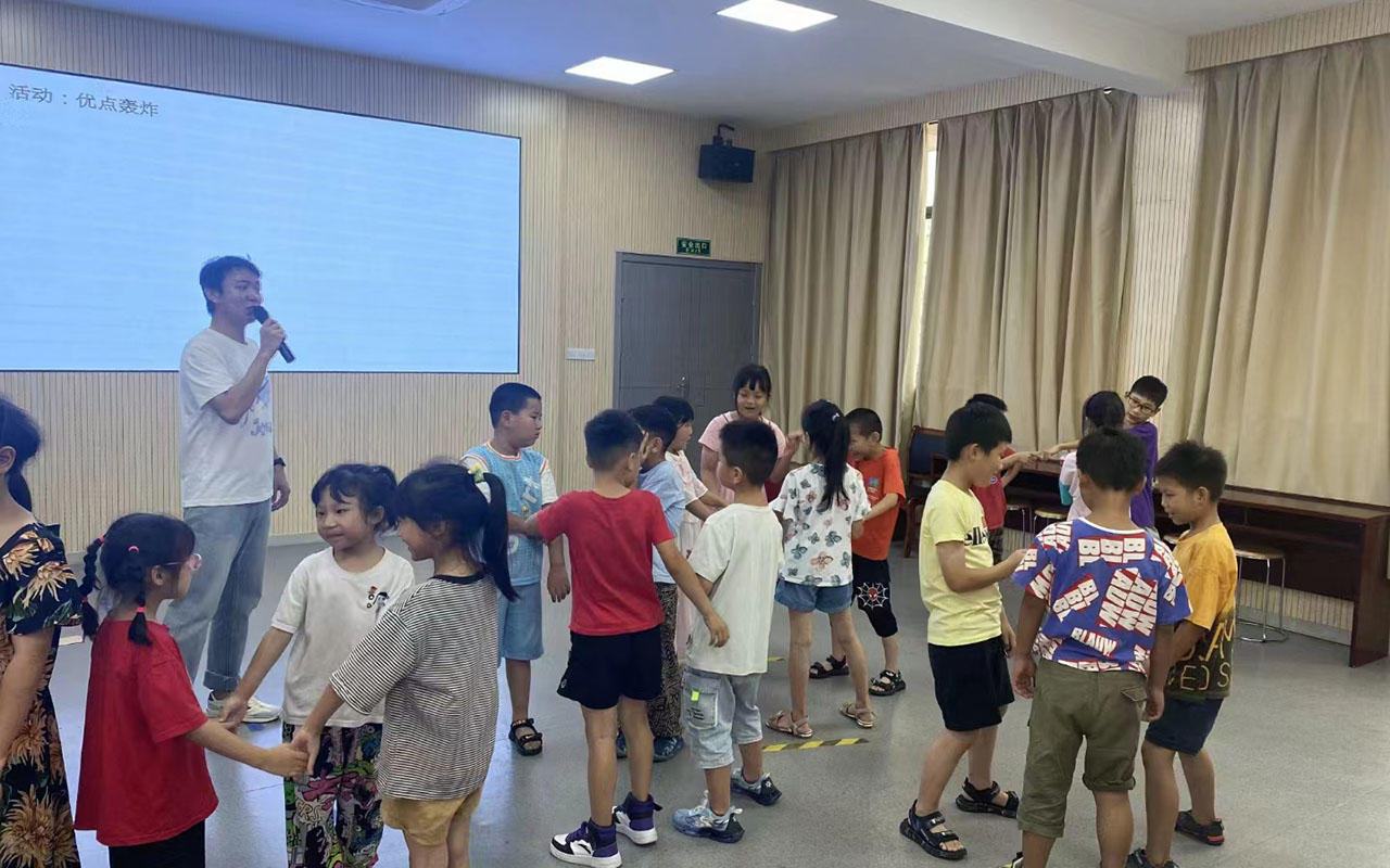 龙华龙观乡中心学校